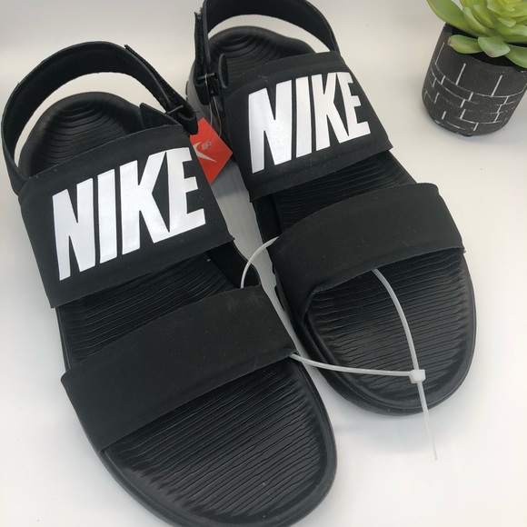 nike tanjun women's sandals black